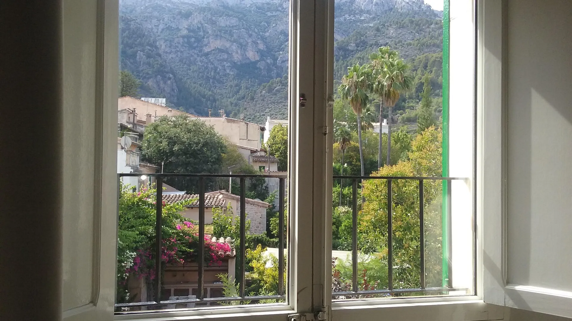 סולר Hotel El Guia
