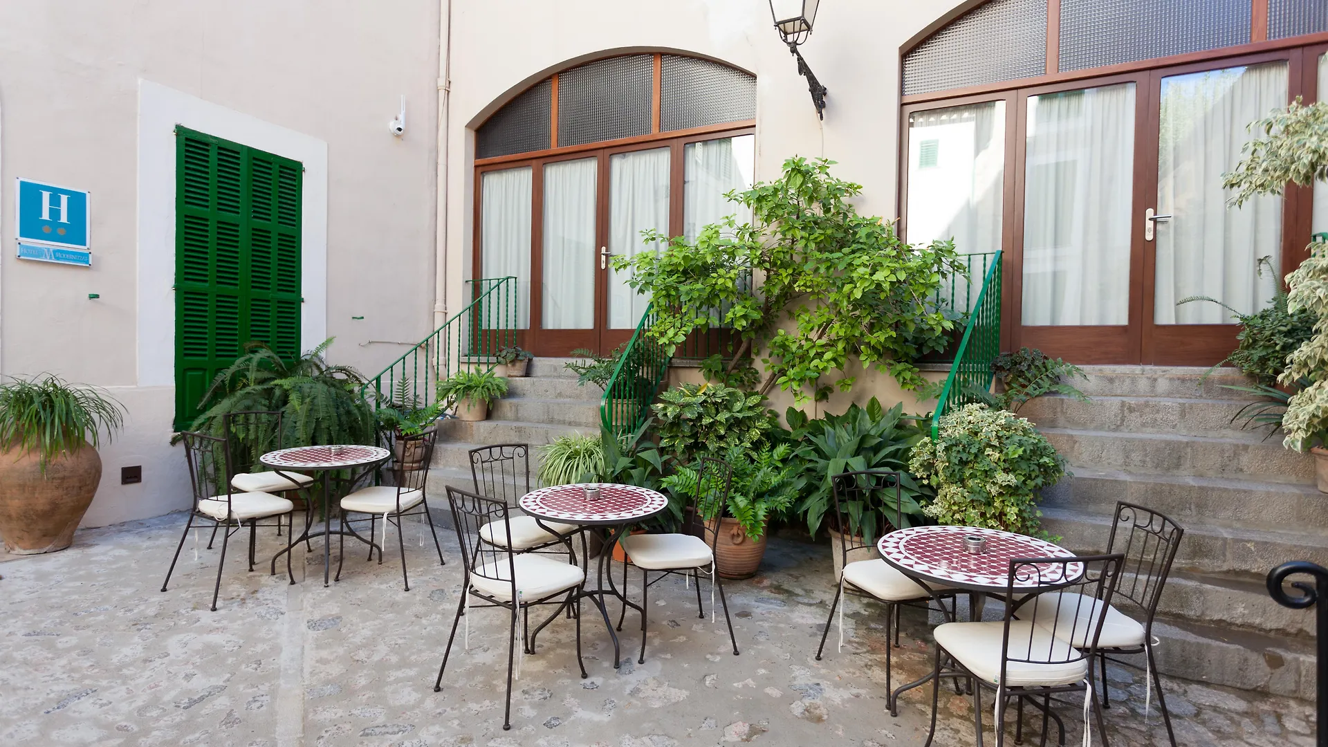 סולר Hotel El Guia